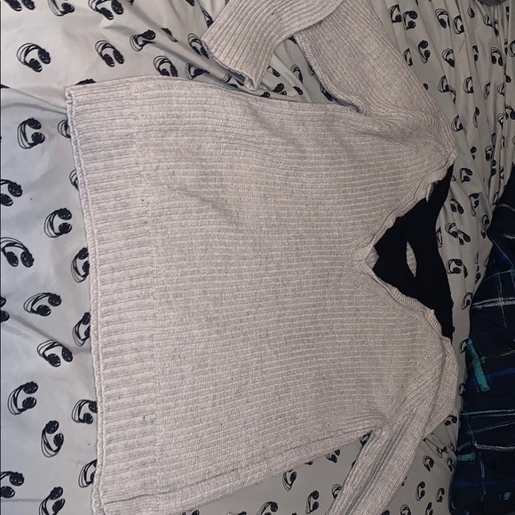 Women’s small sweater - Picture 3 of 4